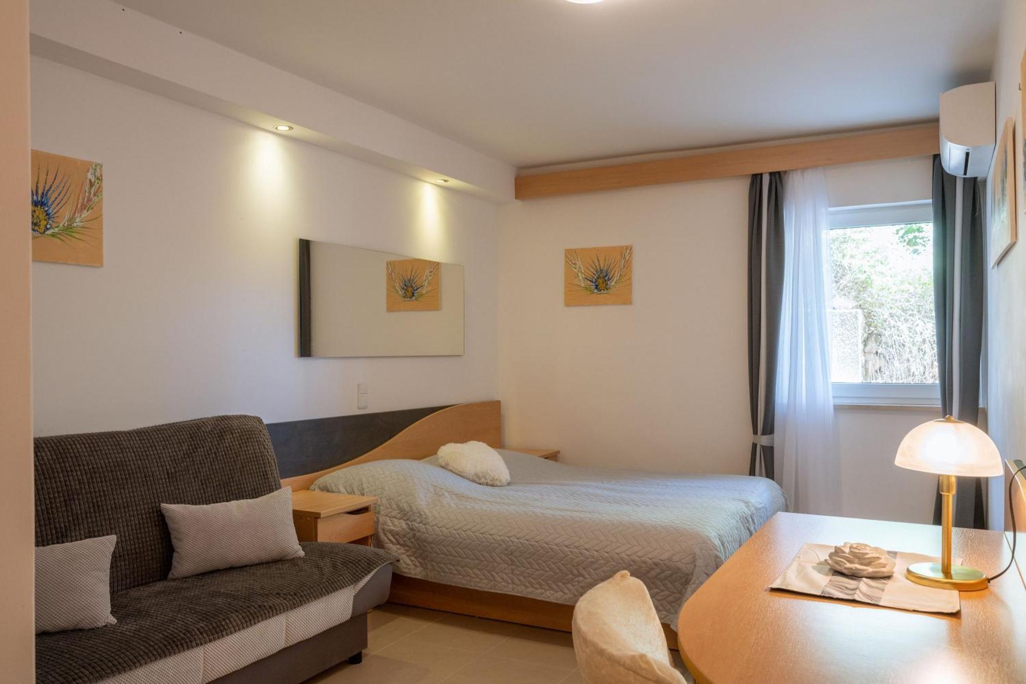 Apartmani Marelic - Sun Beach Zavalatica Exterior foto